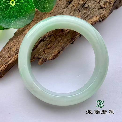 派瑞翡翠 翡翠手镯 糯冰 浅绿 商品图1