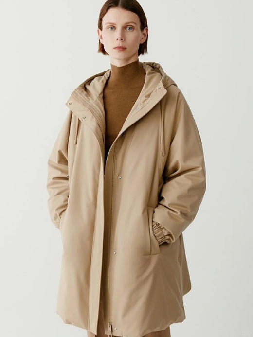 “温暖大被子”丝羊毛精纺平纹布廓形鹅绒羽绒服 独特织造技术 宽松廓形 甄选高品质白鹅绒填充 侧边按扣设计 不显臃肿 商品图0