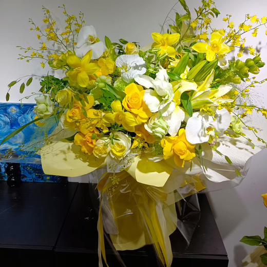 《晴柔》郁金香百合跳舞兰亮色调花束 商品图2