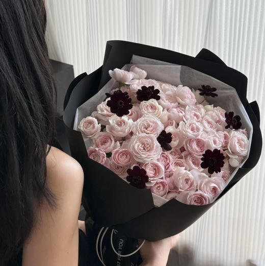 《仙子之吻》仙子之吻巧克力秋英黑色甜酷花束 商品图2