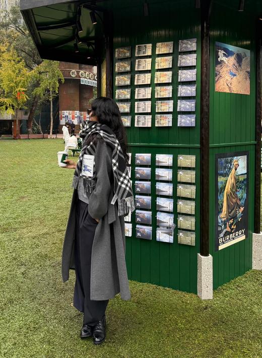 巴宝莉 专柜最新款 全网火爆的全智贤同款围巾（DSX） 商品图4