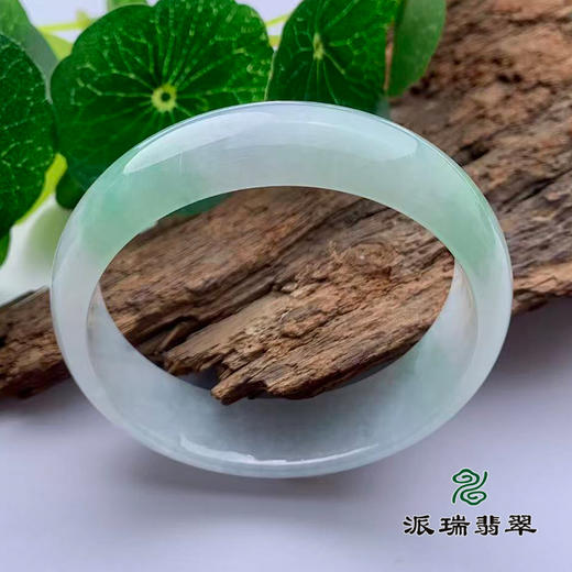 派瑞翡翠 翡翠手镯 糯冰 浅绿 商品图0