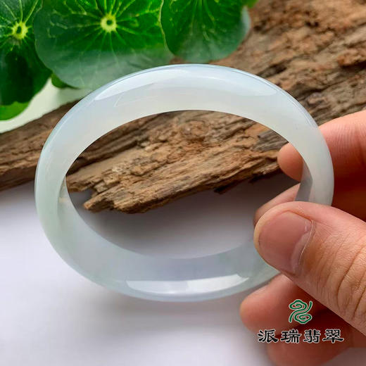 派瑞翡翠 翡翠手镯 糯冰 浅绿 商品图1