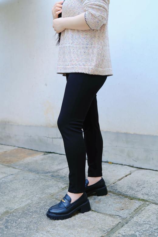 10天发货，花粉福利款！【加绒打底裤】告别冬季臃肿！这条「养生打底裤」保暖显瘦两不误。 牛油果润肤加持，暖从腿起！加绒锁温，面料：94%锦纶，6%氨纶；贴肤内层：94%聚酯纤维，6%氨纶 商品图6