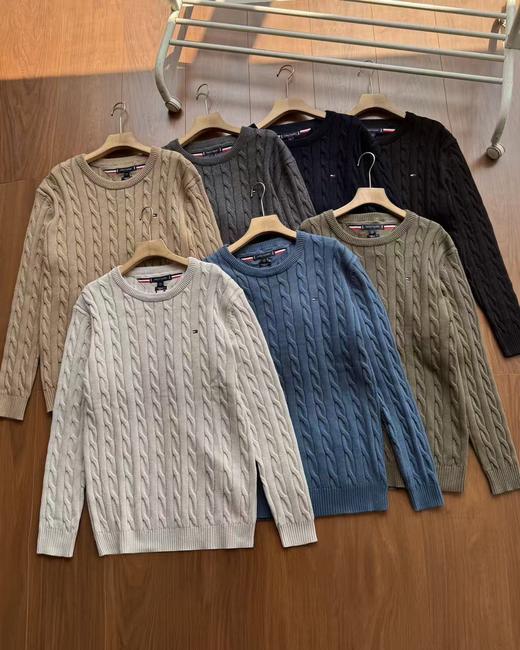 D111729男款秋冬精典款加厚七色绞花圆领毛衣 商品图0