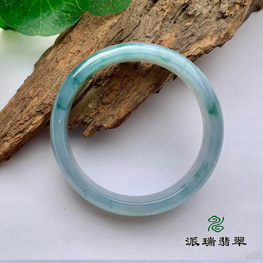 派瑞翡翠 翡翠手镯 糯冰 浅绿 商品图2