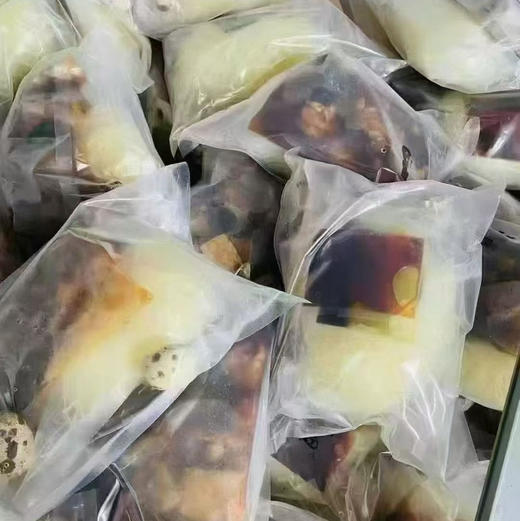 【老开封豪华版鸡肉米线/羊肉泡馍】吃米线吧🍜🍜鸡肉块✔️香菇✔️木耳✔️辣椒✔️麻椒✔️这些都有，回家煮三分钟出餐，冷冻可存放一个月， 商品图6