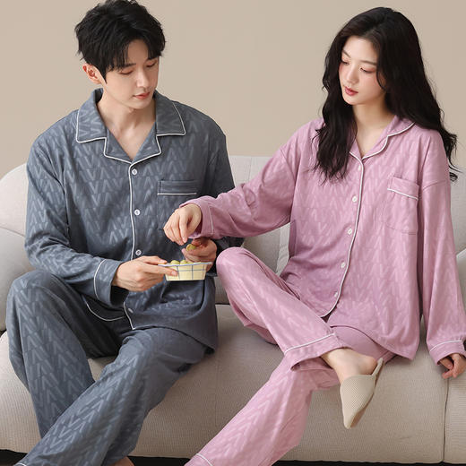 【云优选】雪梵莱 男女款德绒开衫家居服套装 一触即暖，行走的高端汤泉!翻领开襟长袖上衣+长裤， 细腻柔顺 绵密亲肤 温暖加倍  宽松慵懒   体验宅家的幸福感 商品图5