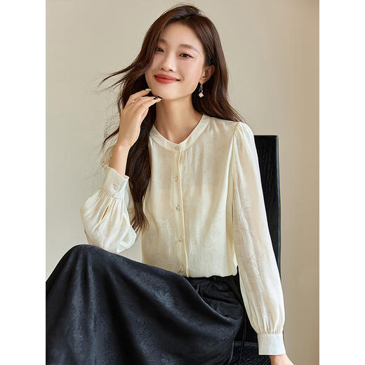 【年终特卖】熙世界新中式琥珀珠扣气质2025新款暗纹提花衬衫珠扣长袖轻国风上衣 商品图1