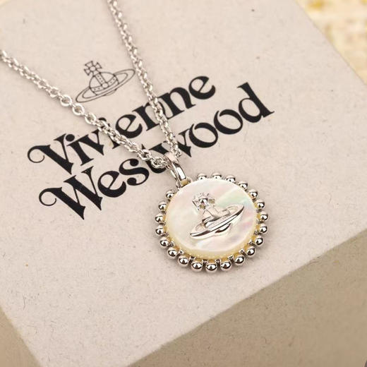 春日限定【抢先购】Vivienne西太后圆形土星孔雀石吊坠手链/耳饰/项链  西太后圆形土星白贝吊坠项链/手链/耳饰 商品图13