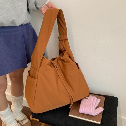 U家同款大容量慵懒风“蓬蓬”包 商品图4