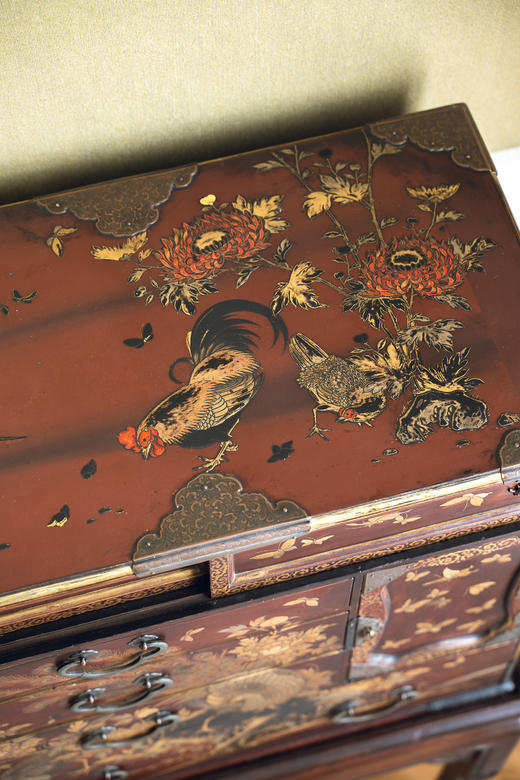 独角鹿西洋古董19世纪日本明治时期出品东方孔雀花蝶主题木胎金漆莳绘多层边柜 商品图4