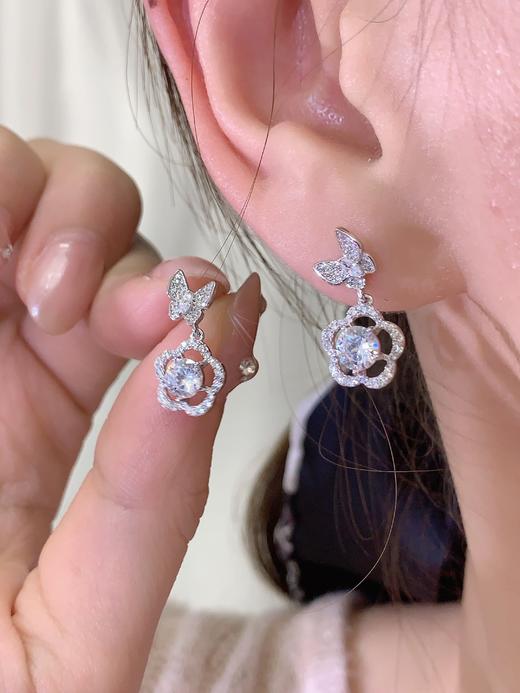 卡蒂罗KADER 蝴蝶花舞耳钉 925银蝴蝶满镶闪锆镂空花朵炽热心动设计耳饰 优雅气质穿搭配饰甜美可爱 商品图4