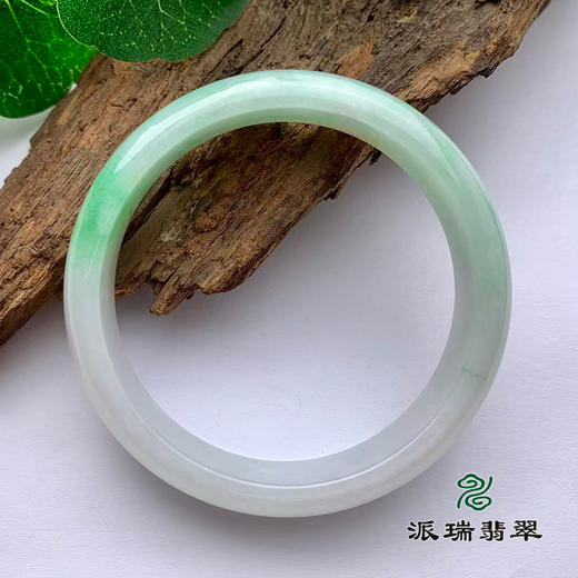 派瑞翡翠 翡翠手镯 糯冰 浅绿 商品图2