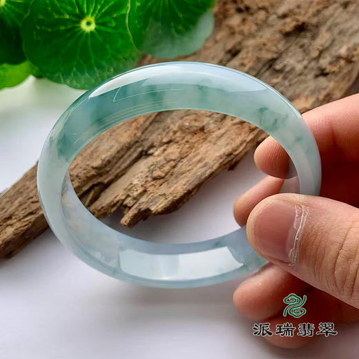 派瑞翡翠 翡翠手镯 糯冰 浅绿 商品图1