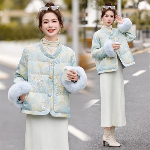 HR YQH99939真狐狸毛重工刺绣短款新中式羽绒服配袖毛 商品图2