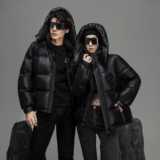 【双旦特惠】雪中飞2025冬新款男女情侣款黑金面包泡芙羽绒服 商品图1
