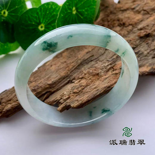 派瑞翡翠 翡翠手镯 糯冰 浅绿 商品图0