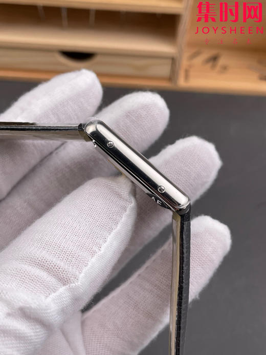 AF卡地亚Tank Must坦克系列 小手腕福音 男女都可佩戴 商品图3