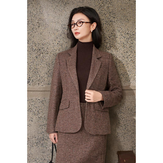 双股奢级混纺 羊毛粗花呢西装外套 透气不软塌的立体骨感 米思阳2025冬新款复古英伦风优雅修身西装外套女5626 商品图2