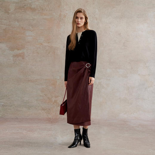 C+IMPRESS西嘉 金属丝蛋白皮 安哥拉红半身裙捏褶不对称PU皮裙冬BQ2504059 商品图2