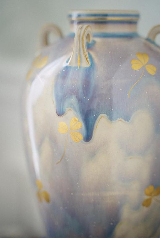 【已售】独角鹿西洋古董 1901年代法国出品古希腊风格窑变釉三叶草描金修饰瓷瓶 商品图3