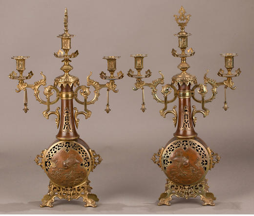 独角鹿西洋古董 19世纪晚期法国钟表匠出品东方风格花鸟主题铜鎏金装饰座钟烛台三件套 商品图6