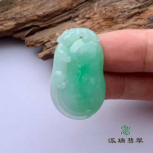 派瑞翡翠 翡翠挂件 糯冰 浅绿 商品图2