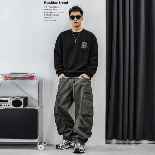 徐太浪【时尚字母 帅气印花】加绒卫衣男秋冬款大码内搭打底上衣 商品图3