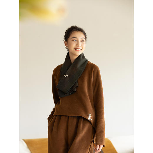 牧衣游原创 手工刺绣棉混纺卫衣女冬新款简约百搭圆领套头衫 暖忆 商品图1