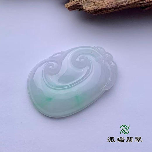 派瑞翡翠 翡翠挂件 糯种 浅绿 商品图3