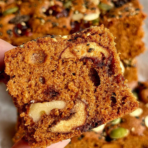 大末手作&手工无添加核桃枣糕，经典原味/豪华升级版，糕体厚实，口感湿润，口味香醇，甜而不腻，手工制作，现做现发，独立包装 商品图11