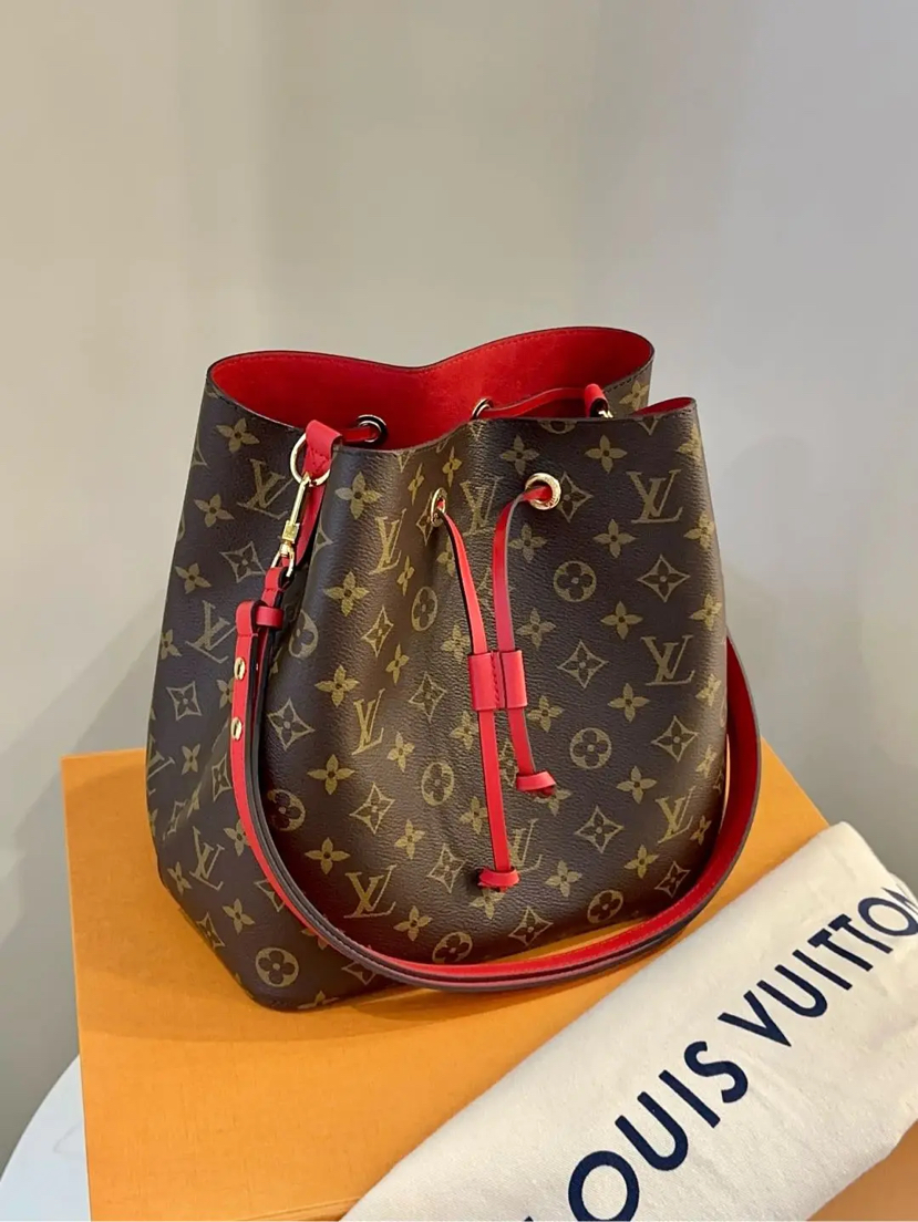 LV 红色 水桶 老花 斜挎包