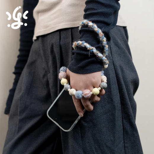 古古楽多功能奶油温柔秋冬毛线编织手机绳 商品图3