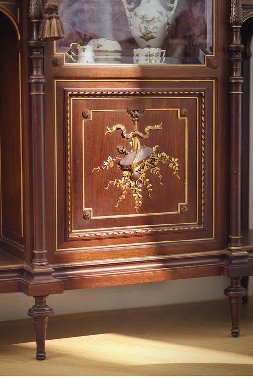 独角鹿西洋古董 1890年代法国出品新古典主义风格铜鎏金装饰胡桃木展示柜 商品图6