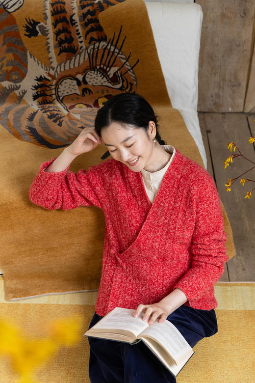 牧衣游原创 羊毛羊驼混织毛织外套蓬松舒适软糯慵懒红色开衫 庑影 商品图5