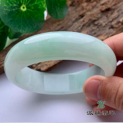 派瑞翡翠 翡翠手镯 糯冰 浅绿 商品图2