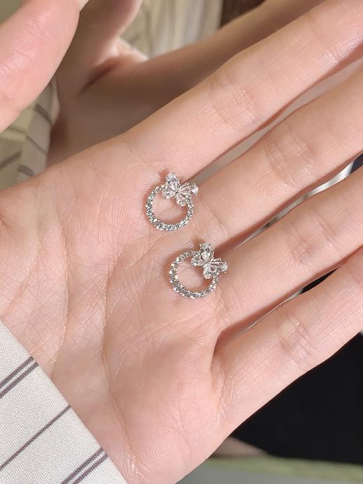 卡蒂罗KADER 蝴蝶结圆环耳钉 在逃公主系列 森系镂空蝴蝶圆环小清新创意养耳洞耳饰设计 韩系小众可爱少女心甜美 商品图5