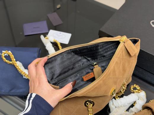 D111720菱格绗缝大容量单肩斜挎麂皮降落伞包 商品图6