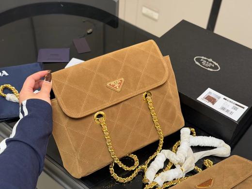 D111720菱格绗缝大容量单肩斜挎麂皮降落伞包 商品图8