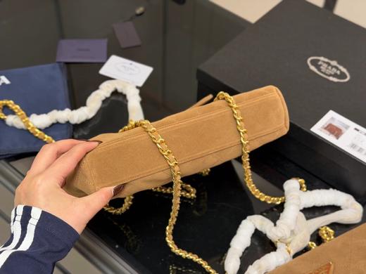 D111720菱格绗缝大容量单肩斜挎麂皮降落伞包 商品图11