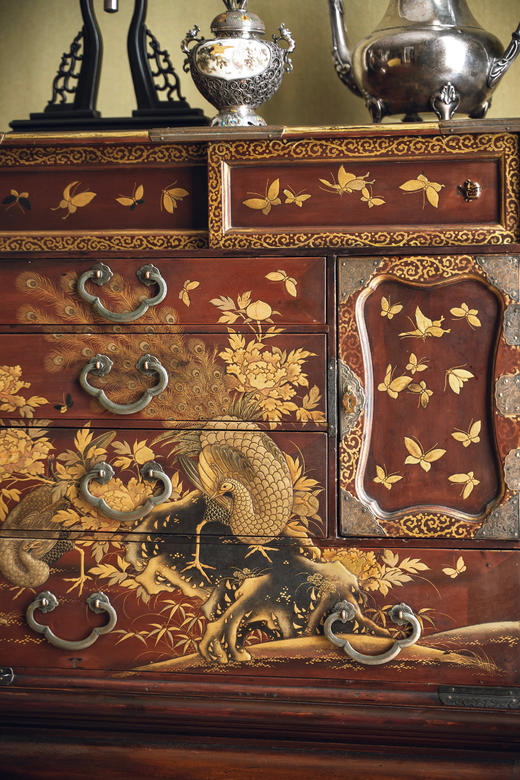 独角鹿西洋古董19世纪日本明治时期出品东方孔雀花蝶主题木胎金漆莳绘多层边柜 商品图2