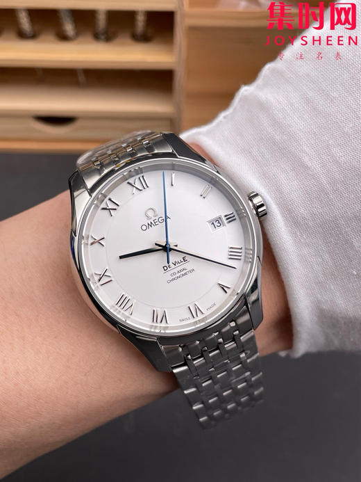 欧米茄 VS碟飞系列 VS蝶飞“明亮之黑” “明亮之蓝” 大碟飞 男士腕表
机芯：搭载VS定制Cal.8500一体 商品图8