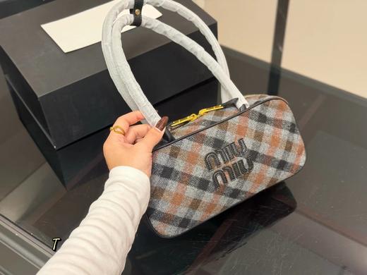 D111719很难不爱啊啊！可手拎也可斜挎保龄球公文包 商品图9