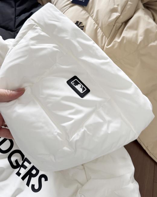 D111728冬季后背胶印logo三色情侣款羽绒服外套 商品图12