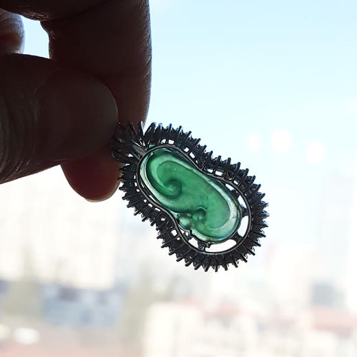 【天然正品】A货翡翠AU750白金豪镶钻镶天然细腻冰种满绿如意（万事如意）翡翠吊坠项链链长：45CM（长度可调节）女士281025AH24 商品图2