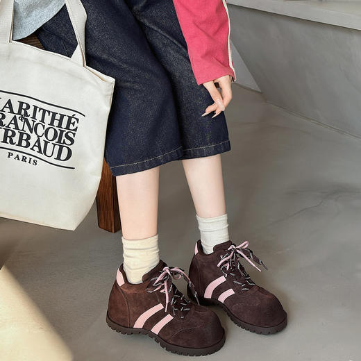 经典鲨2025冬专柜新款百搭圆头时尚拼色内增高潮酷马丁靴女KW132-558021 商品图3