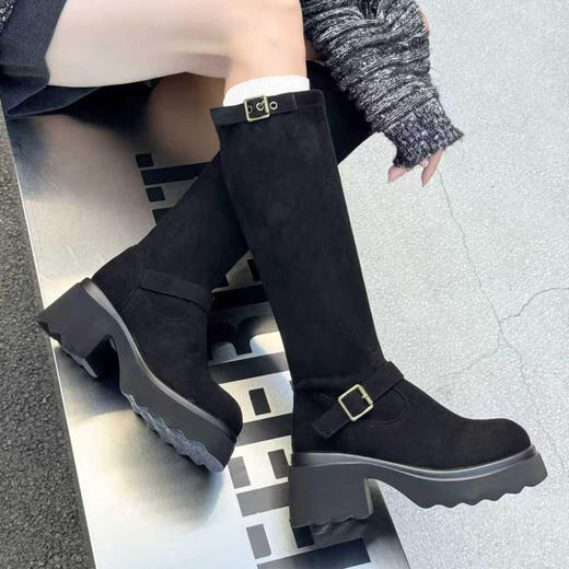 经典鲨2025年冬季专柜新品百搭圆头中粗跟显瘦及膝长筒靴女KW96-558031 商品图1