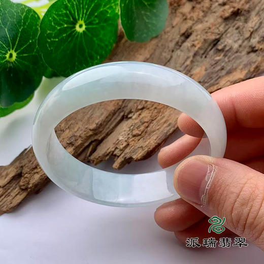 派瑞翡翠 翡翠手镯 糯冰 浅绿 商品图2