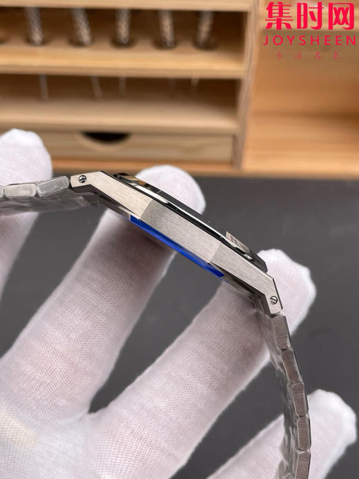 钛合金版本 ZF爱彼皇家橡树系列15202IP烟熏蓝珠光面 皇家橡树15202钛壳 超轻！男士腕表 表径39mm 小手腕福音 商品图5